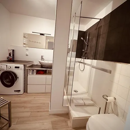 Hippopotame Rose Duplex Avec Terrasse Sur La Marina Apartmán Sète